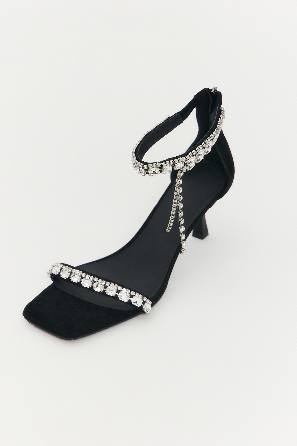 Босоножки из замши с декором из страз, черный
