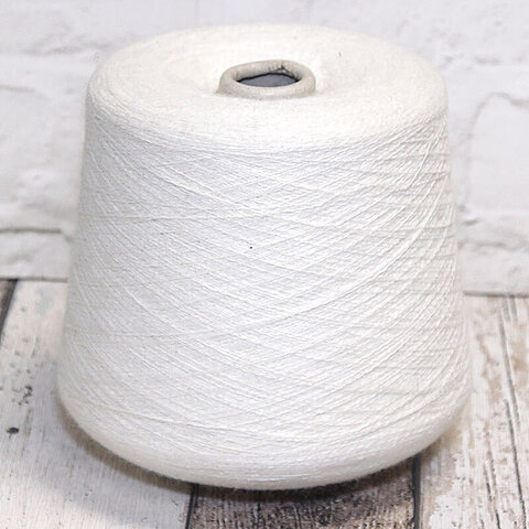 Смесовка с ангорой NEW MILL MERINO 1/24 белый молочный