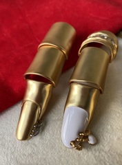 84570 - Кольцо ПАЛЕЦ с красным/белым ногтем в стилистике SCHIAPARELLI