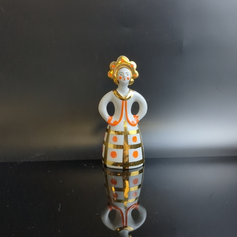 Статуэтка "Девушка в кокошнике", фарфор, роспись, золочение, Дулевский фарфоровый завод ("Дулево"), СССР, 1964-1968 гг.