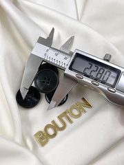 Пуговицы ХугоБ. темно-коричневые