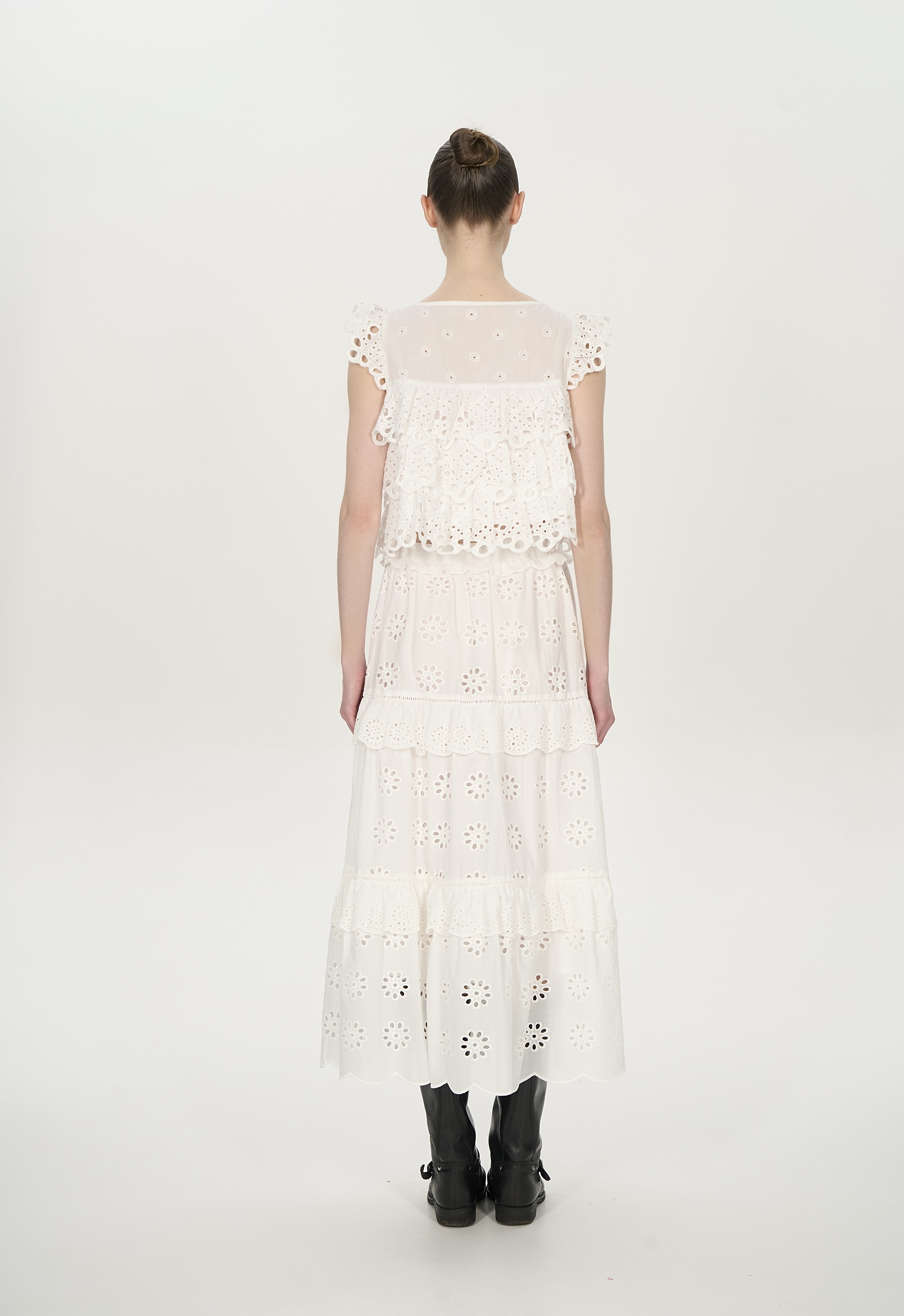 Юбка белая с кружевными рюшами