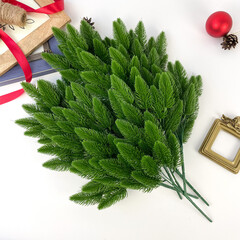 Еловая ветка, 30 см, лапки 7,5 см, 15 лапок на ветке, набор 10 веток