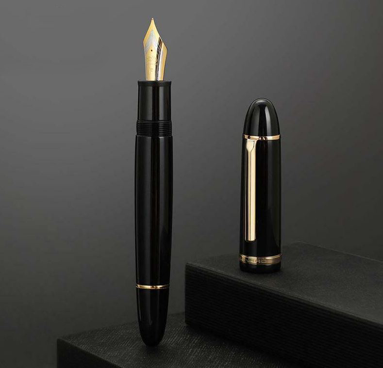 Перьевая ручка Jinhao 159 в акриловом корпусе. Цвет черный с золотистой отделкой, перо FМ (0.6-0,7 мм), колпачок закручивается. Sale 1800!