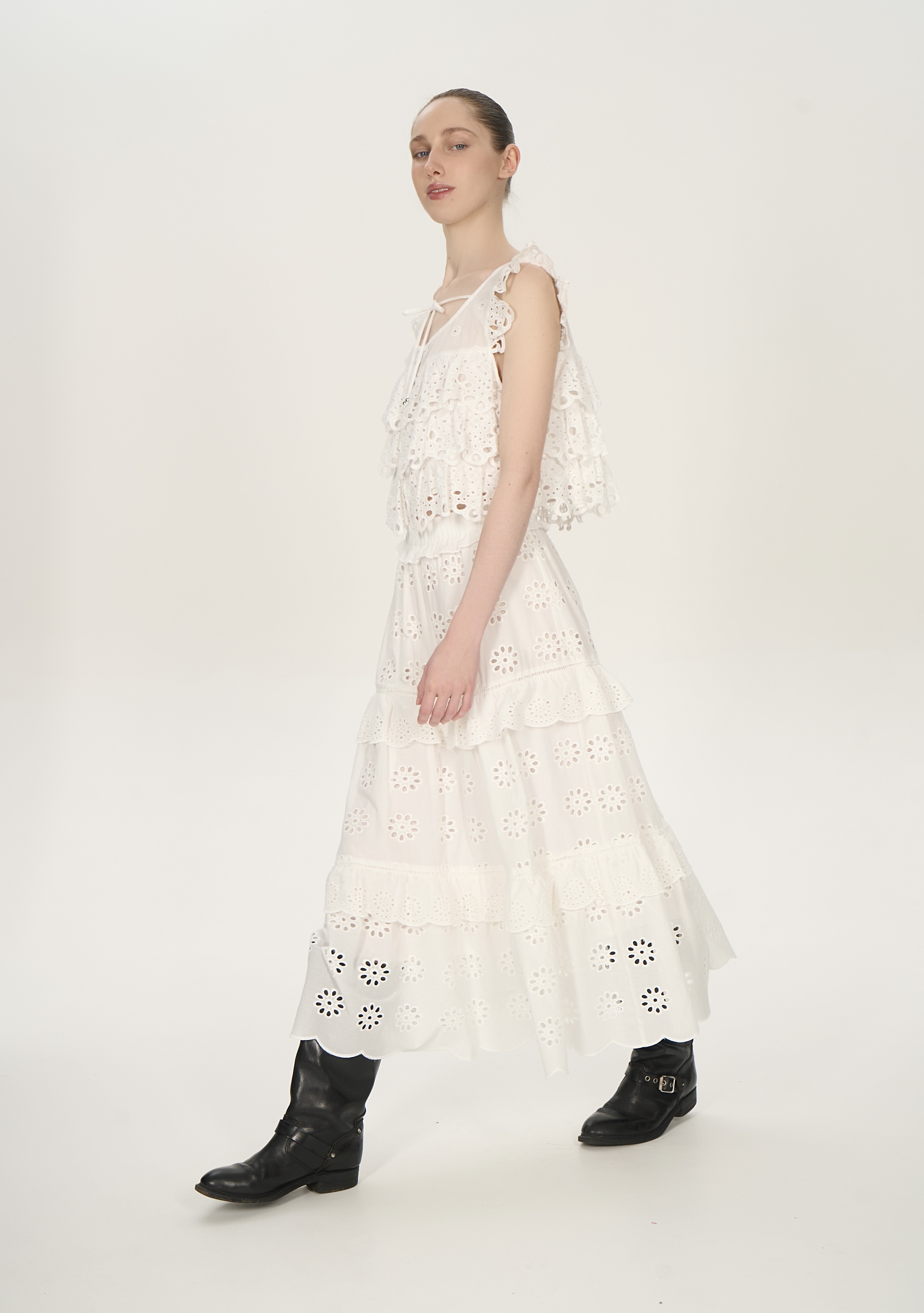 Юбка белая с кружевными рюшами