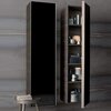 Высокий шкафчик Geberit Citterio с одной дверью: B=40см, H=160см, T=37.1см, черный / глянцевое стекло, темный дуб / меламин, структура дерева
