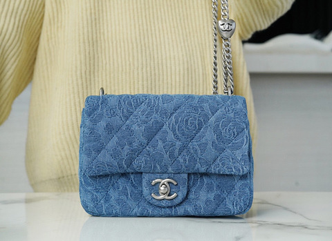 Джинсовая сумка Chanel Camellia