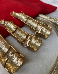 84570 - Кольцо ПАЛЕЦ с красным/белым ногтем в стилистике SCHIAPARELLI