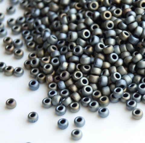 6/0 RR-2002 Бисер круглый Миюки /Miyuki round 6/0 Metallic Matte Silver Grey