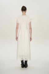 Платье белое с коротким рукавом