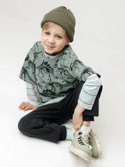 брюки  для мальчика  КР 400603/черный 4007 к610