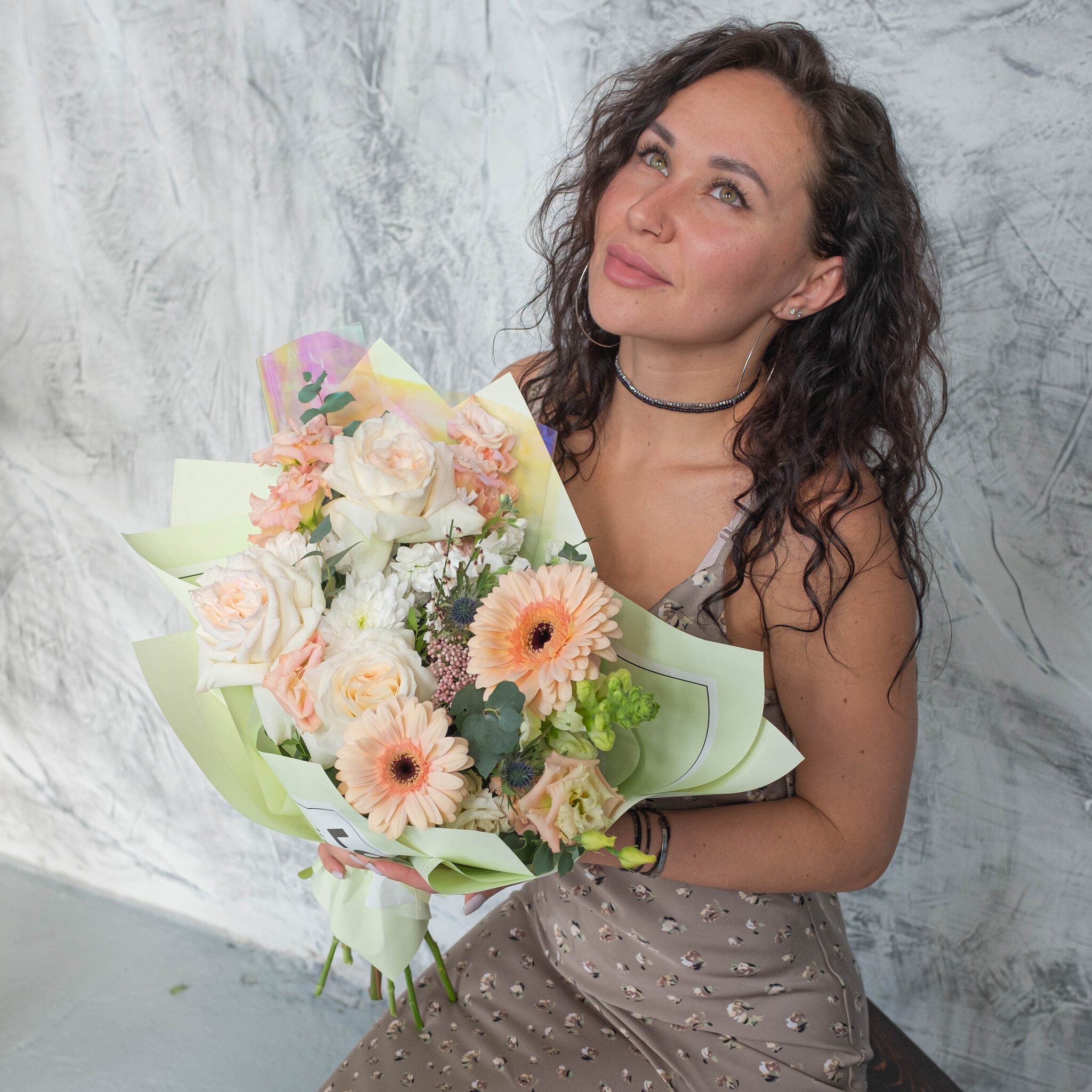 ул. арт южно сахалинск. роспись фасадов зданий. арт резиденция маяк сахалин. магазин gold&art.