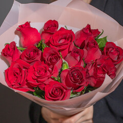 Букет 15 Роз Кения 40 см в пленке