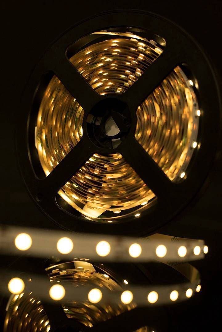 Светодиодная лента SWG 4,8W/m 60Led/m 3528SMD теплый белый 5M SWG360-12-4.8-WW-М 009252