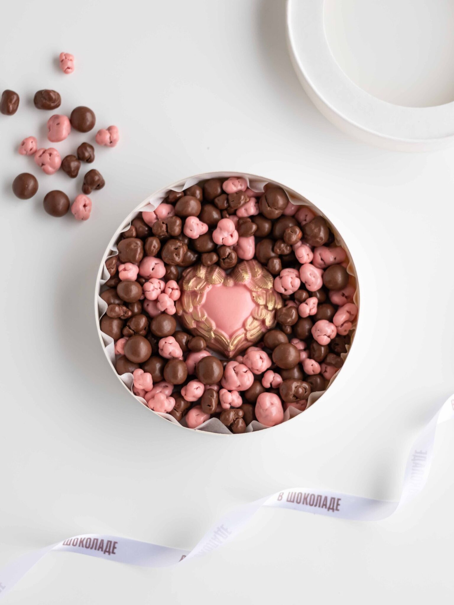 Драже из орехов и ягод в шоколаде Angel's