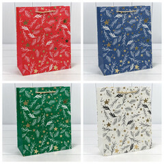 
          Пакет подарочный 26 х 32 х 13 см Набор 4 шт "Новый год" с тиснением (Микс)