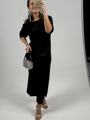 Бархатное платье с вырезом на спине