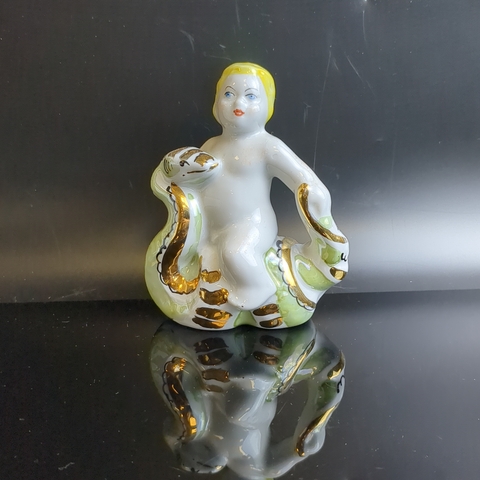 Статуэтка "Мальчик со змеей", фарфор, роспись, золочение, Дулевский фарфоровый завод (Дулево), СССР, 1989 г.