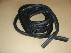 Уплотнение проема двери задка УАЗ-3160,3163 (4685 мм) однотрубчатое