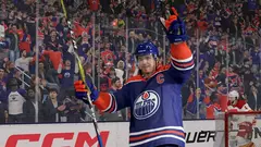 NHL 23 Стандартное издание (диск для PS5, полностью на английском языке)