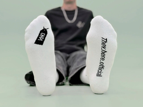 Носки длинные ОНИ THEY HERE