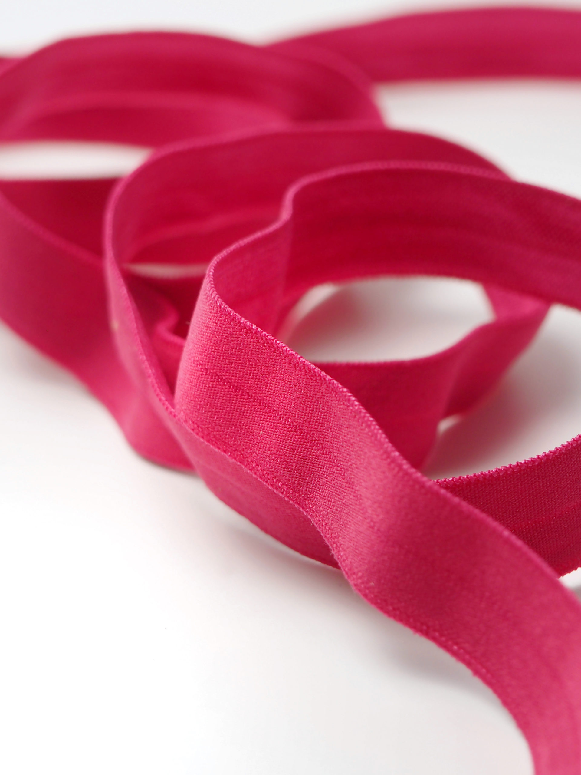 Бейка эластичная малиново-красная глянцевая ширина 15 мм