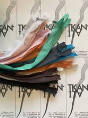 Молния потайная 80 см (цвет в ассортименте) (Пластик, Мультицвет, 80)