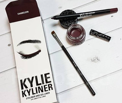 НАБОР KYLIE COSMETICS KYLINER KIT