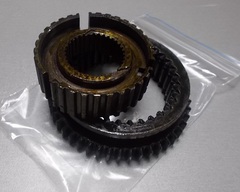 МУФТА 3/4 ПЕРЕДАЧИ В СБОРЕ CHANCE 1.3 SENS, TАВРИЯ (ШЕСТЕРНЯ ВЕДОМАЯ ЗАДНЕГО ХОДА) ZAZ