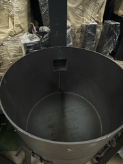 Печь с дверцей и трубой 370х3 мм