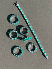 Теннисный браслет-дорожка из серебра 925 пробы с кварцами цвета параиба