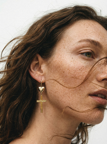 Серьги Миром Правит Любовь