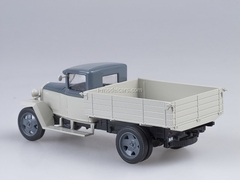 GAZ-MM 1946 white-blue 1:43 Nash Avtoprom