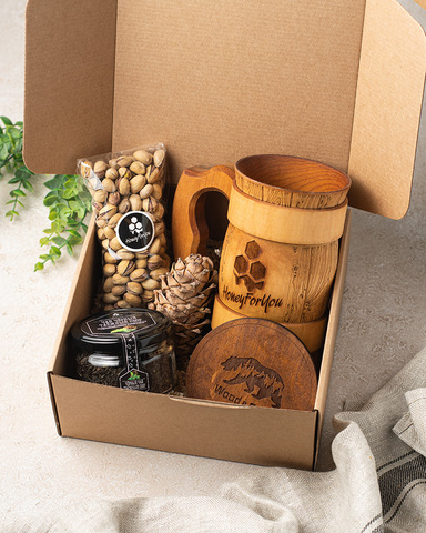 Подарочный набор HoneyForYou для мужчины с орехами, чаем и кружкой