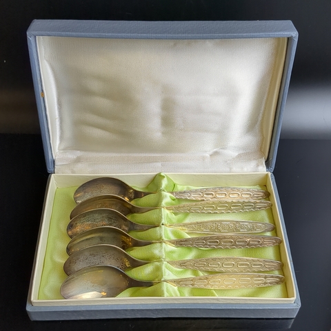 Набор 6 чайных ложек с геометрическим узором на 6 персон, мНЦ (медь-никель-цинк), золочение, Кольчугинский завод цветных металлов, СССР, 1960-1990 гг.