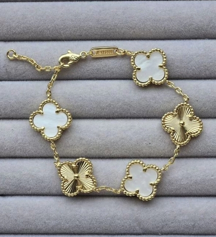 Браслет TRENDY 5 мотивов клевер в стиле VCA