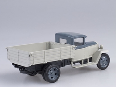 GAZ-MM 1946 white-blue 1:43 Nash Avtoprom