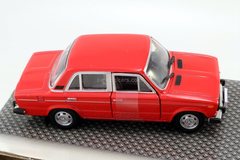 VAZ-2106 Lada red Autobahn Bauer Cararama 1:43