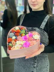 Подарочный набор коробка сердце Весна S (крафтовая коробочка)