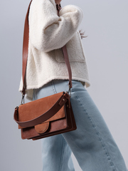 Сумка замшевая через плечо коричневая питон