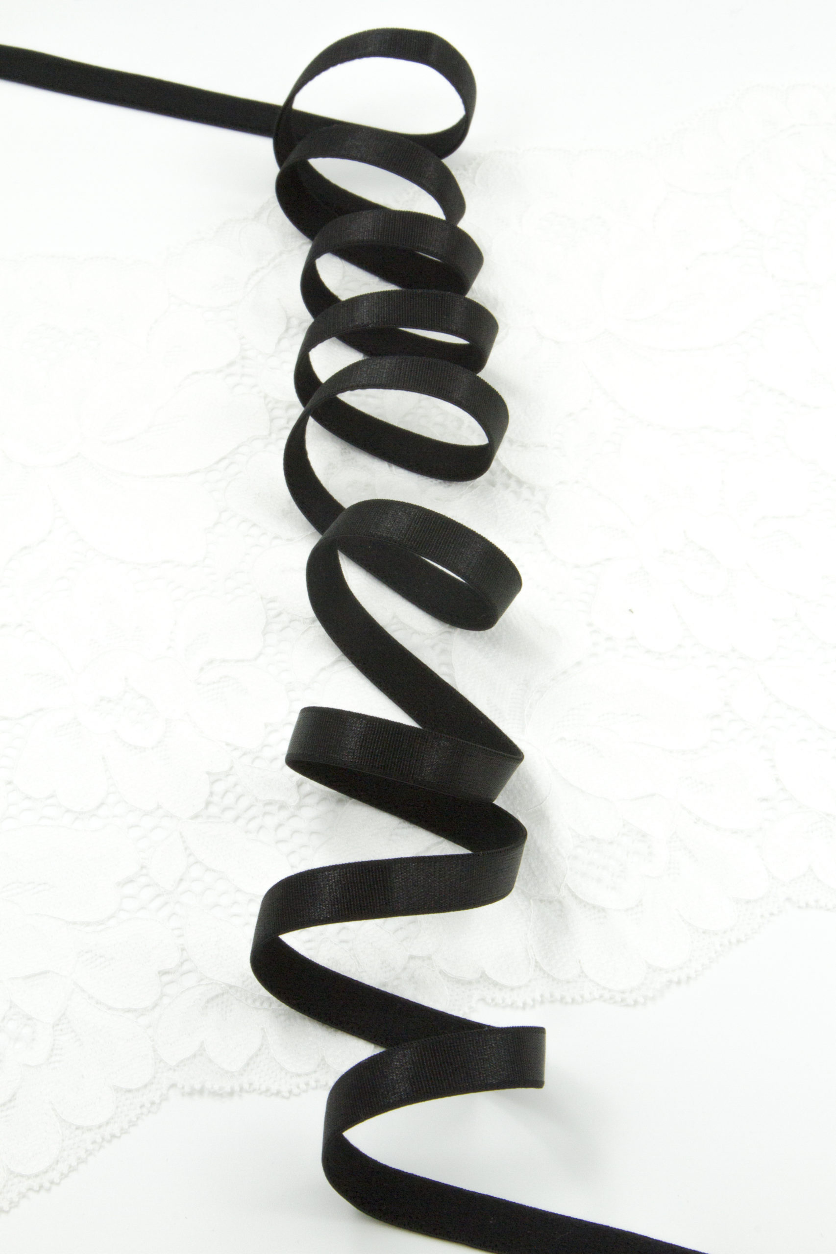 Резинка бретелечная черная глянцевая ширина 10 мм