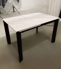 Стол CORNER 120 MATT WHITE MARBLE SOLID CERAMIC / BLACK, DISAUR
