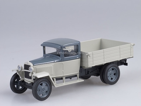 GAZ-MM 1946 white-blue 1:43 Nash Avtoprom