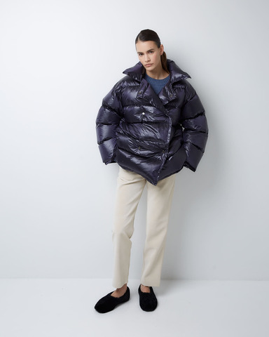 Пуховик двубортный укороченный черничный