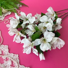 Альстромерия ветка, искусственные цветы, 5 голов+2 бутона, Белая, 1 ветка 50 см, набор 3 ветки