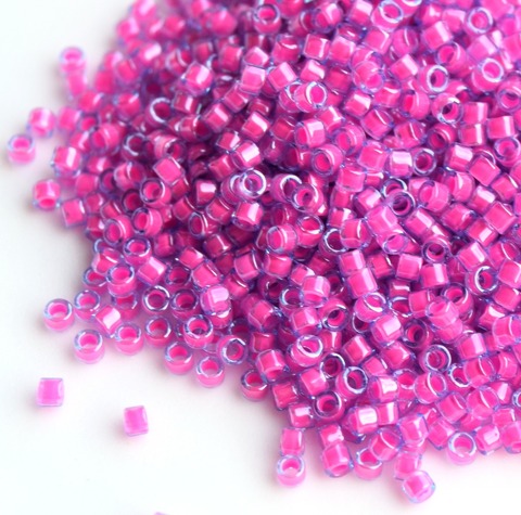 DB-2049 Бисер цилиндрический Миюки делика 11/0 Ярко-розовый, окрашен внутри /Miyuki delica 11/0 Luminous Hot Pink