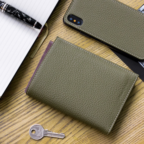 Обложка для паспорта из натуральной кожи теленка, зеленого цвета