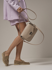 Сумка кожаная через плечо бежевая
