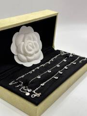 98171-braslet-anklet-na-nogu-iz-serebra-s-kruglymi-podveskami-kamushkami