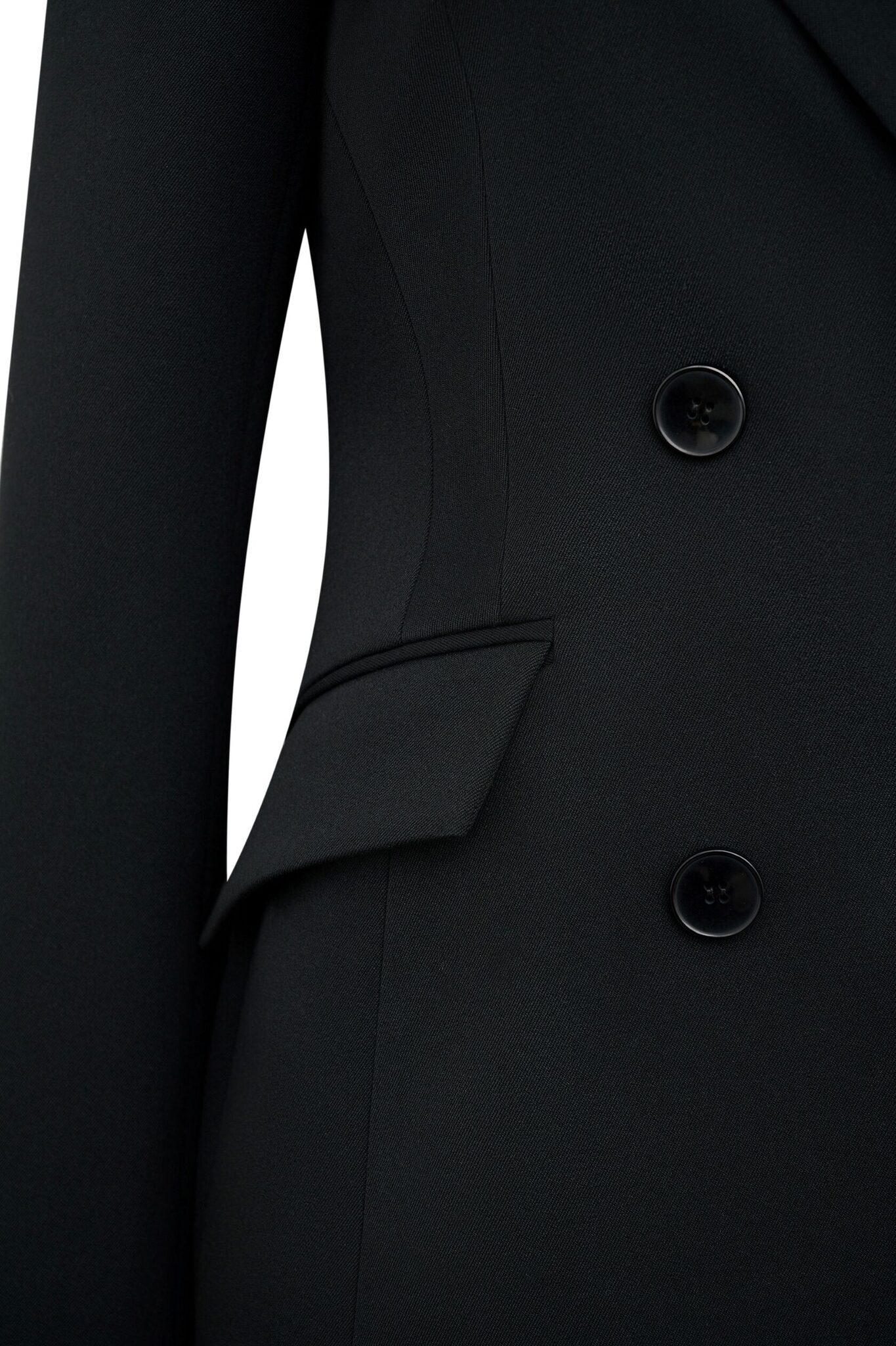 Жакет с объёмными плечами